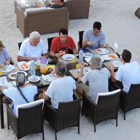 Batuta Maldives Fourson Hotell Thulusdhoo Exteriör bild