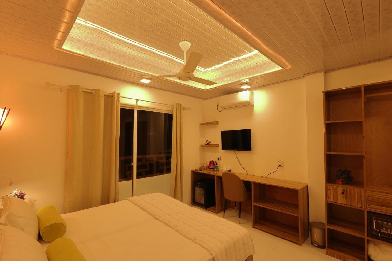 Batuta Maldives Fourson Hotell Thulusdhoo Exteriör bild