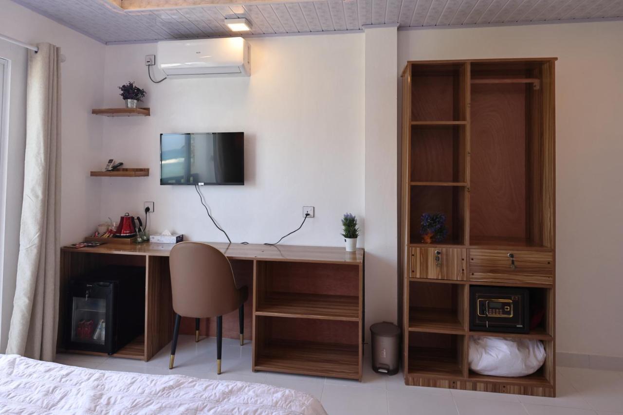 Batuta Maldives Fourson Hotell Thulusdhoo Exteriör bild