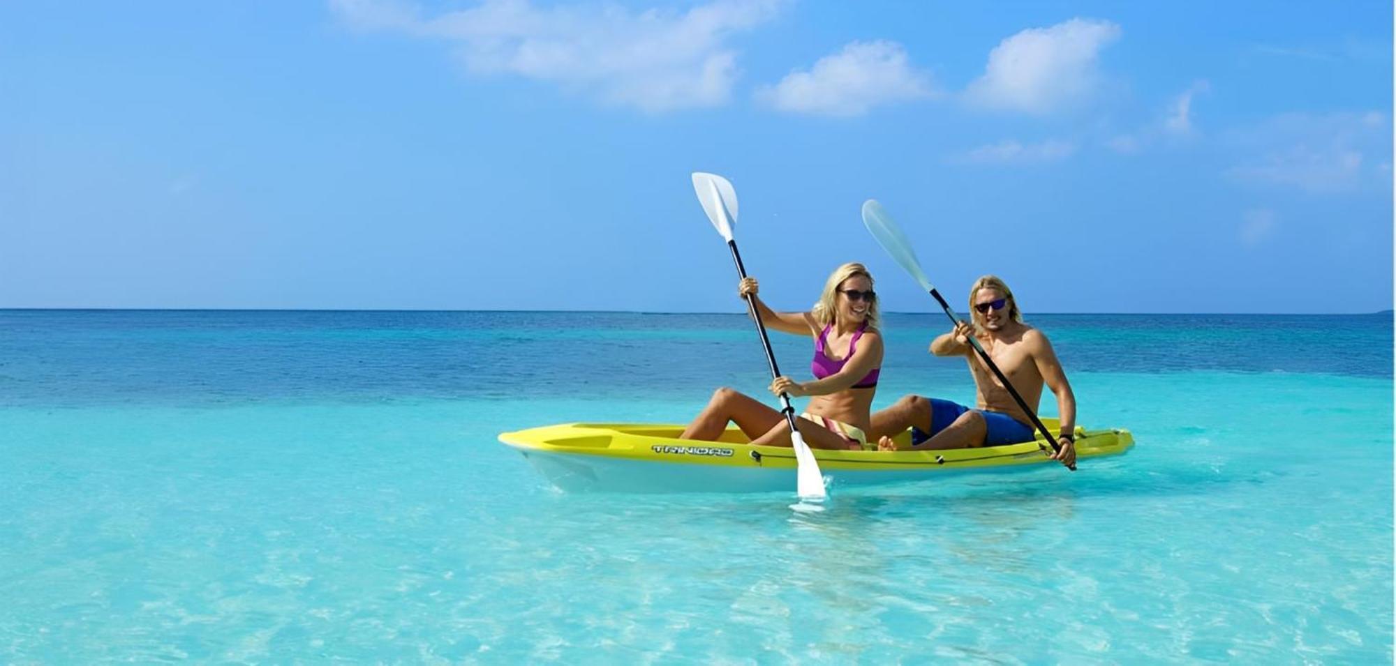 Batuta Maldives Fourson Hotell Thulusdhoo Exteriör bild