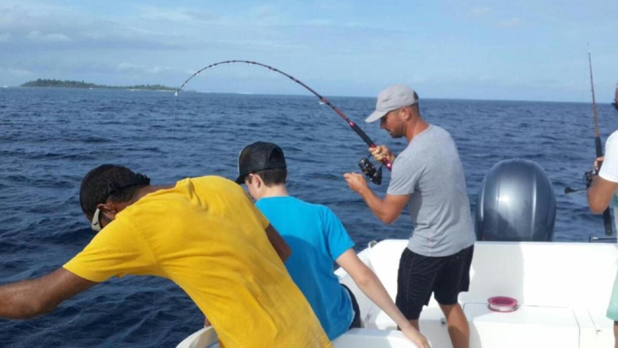 Batuta Maldives Fourson Hotell Thulusdhoo Exteriör bild