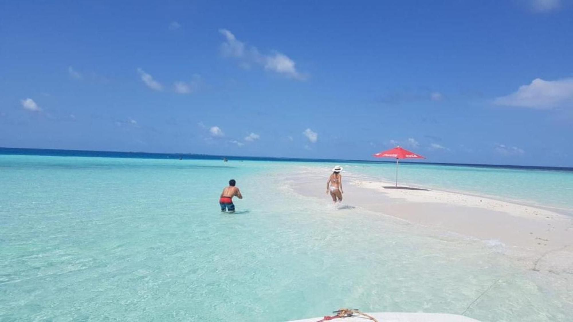 Batuta Maldives Fourson Hotell Thulusdhoo Exteriör bild